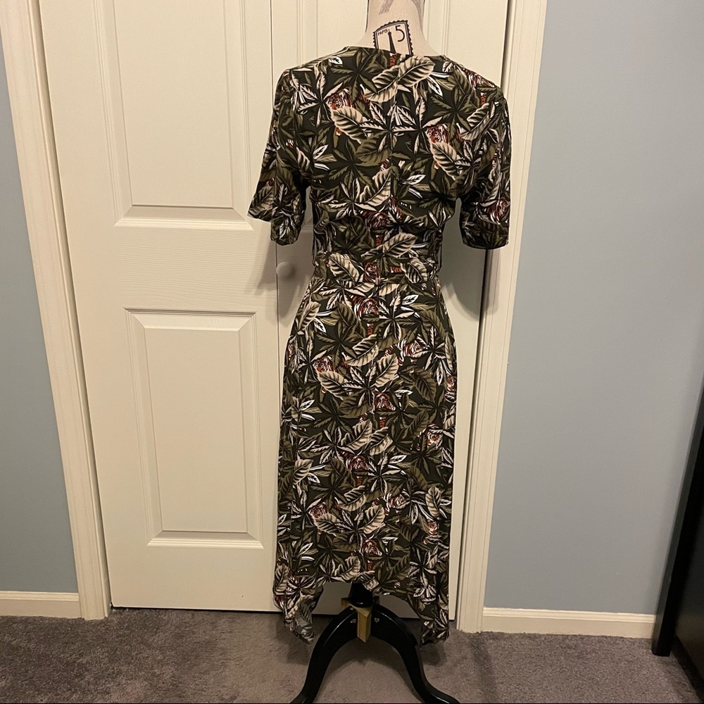 🌾SALE🌾Banana Republic tiger pattern wrap dress - Picture 2 of 10